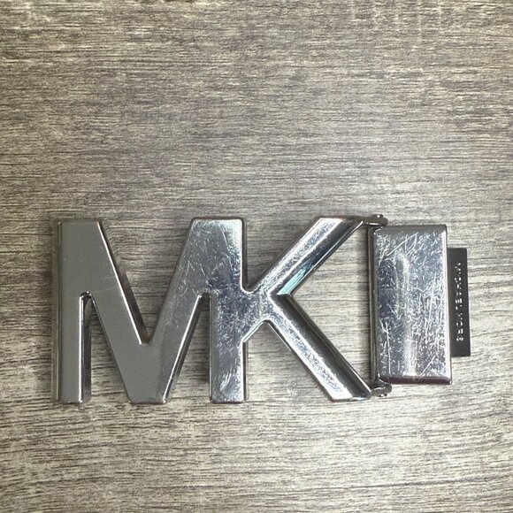 Michael Kors Logo Accessories Set - Belt Buckle Keychain & Bag Charms - Picture 4 of 7